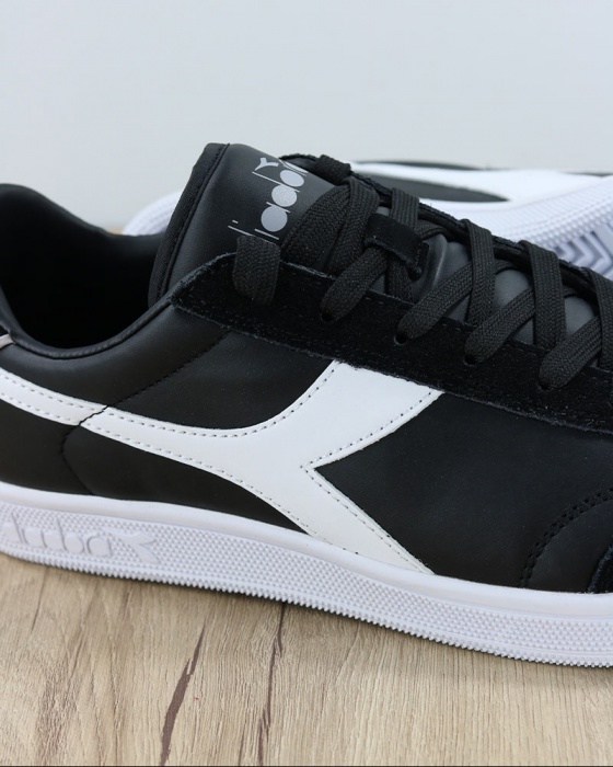 diadora kick p