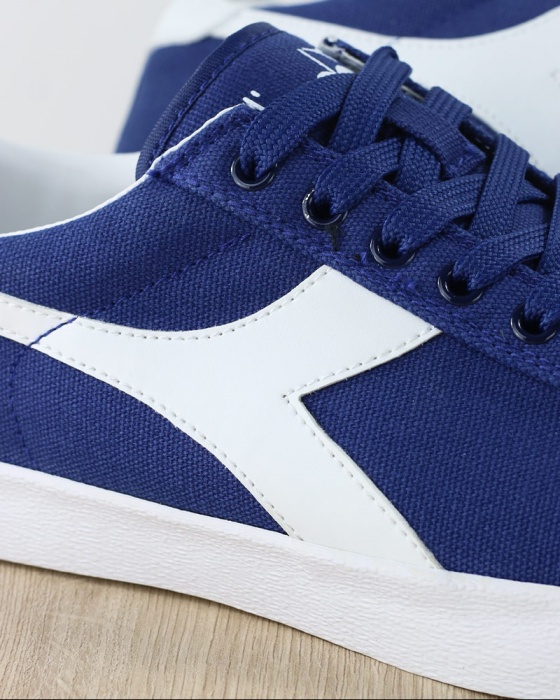 diadora pitch