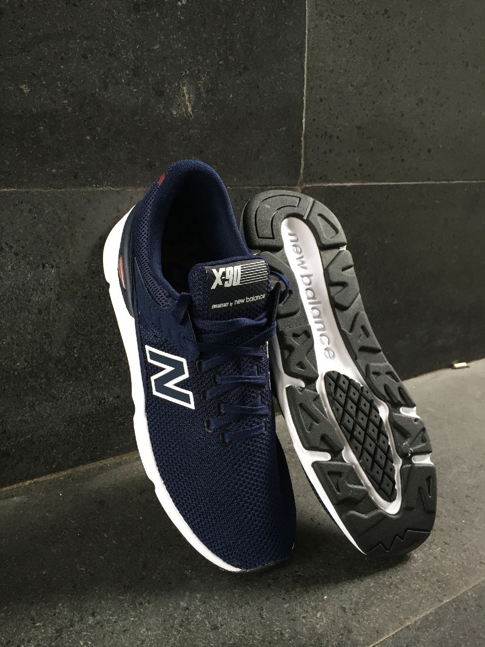 {keywor d} new balance uomox90