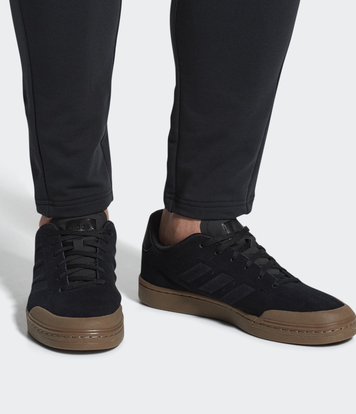 Adidas scarpe scarpe sportive court70s nerone abbigliamento stile 2018 19 Adidas scarpe scarpe sportive court70s nerone abbigliamento stile 2018 2018 2018 19 eefbc9