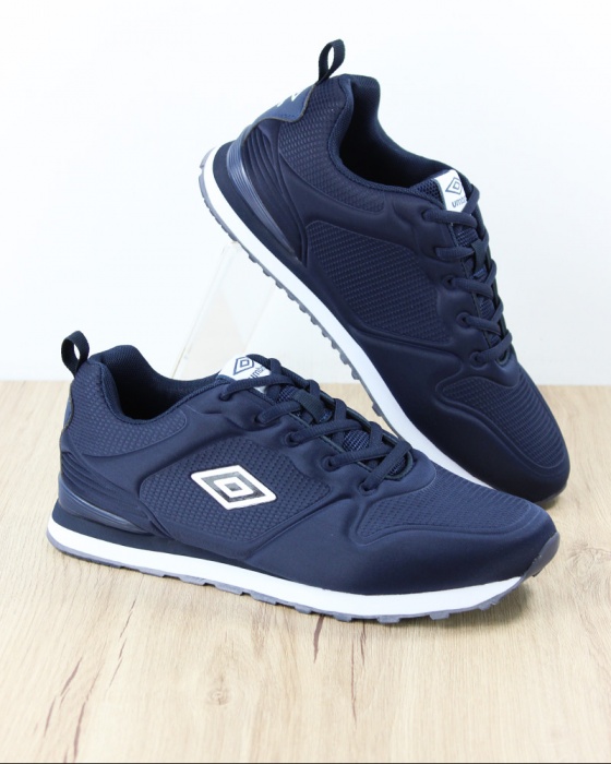 umbro sports shoes