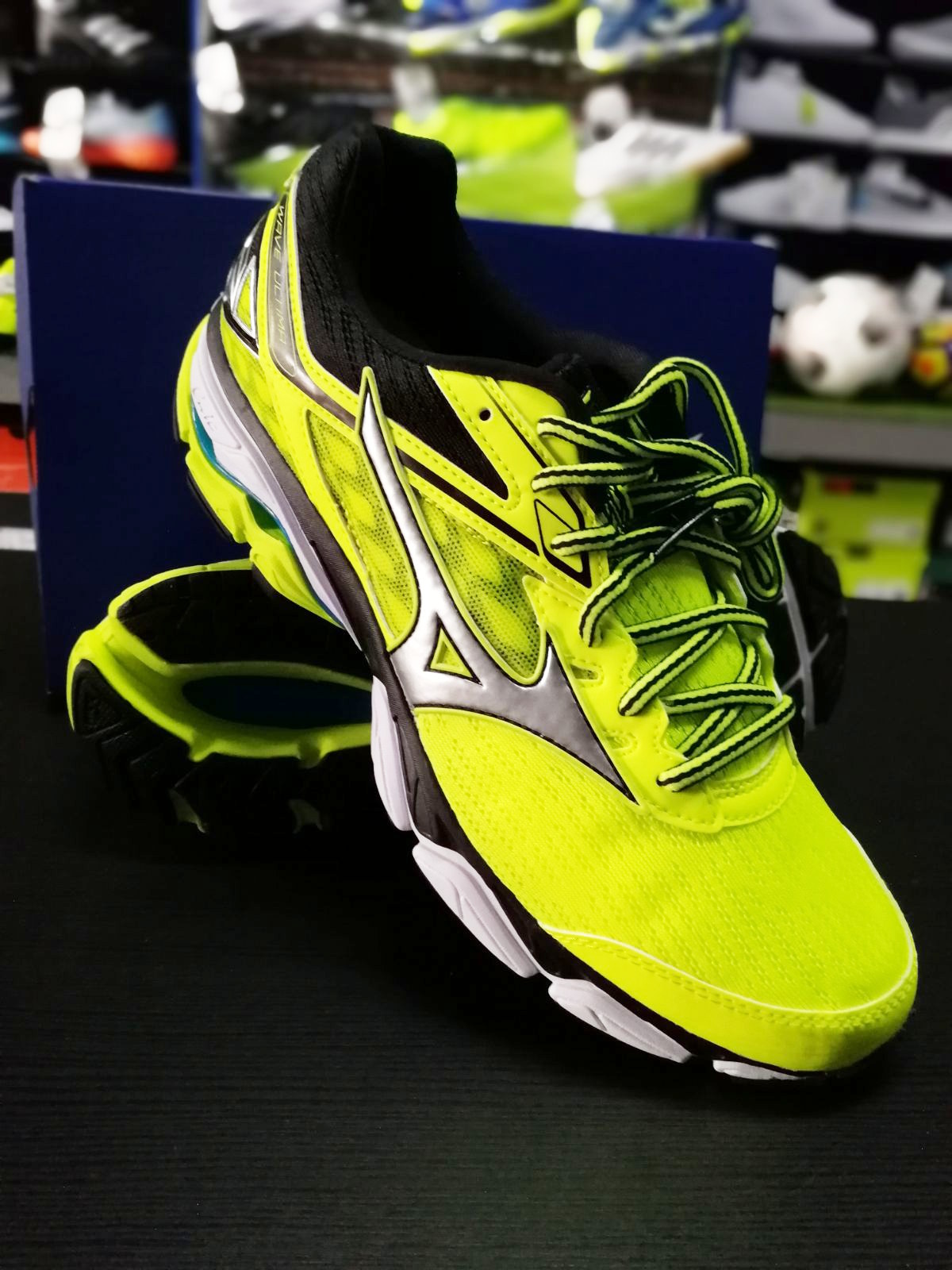 mizuno wave ultima x10