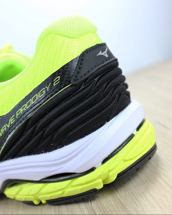 mizuno running giallo