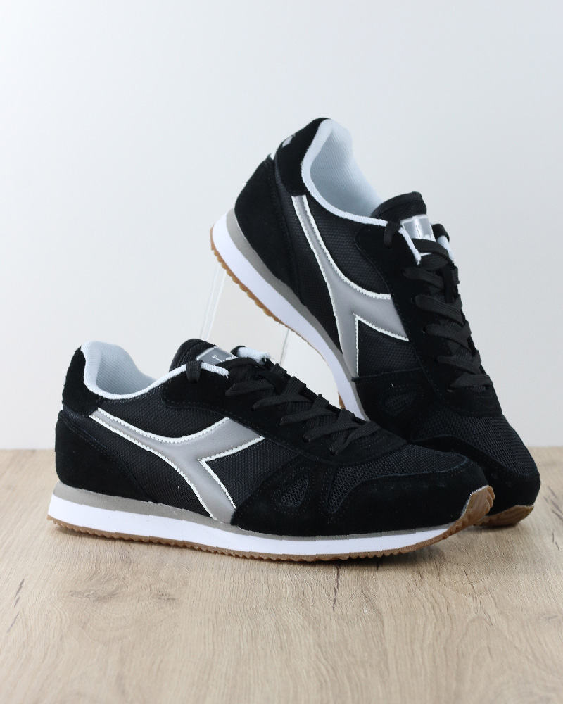 Diadora shoes Sportive Sneakers Lifestyle Sportswear Simple Run black Diadora shoes Sportive Sneakers Lifestyle Sportswear Simple Run black