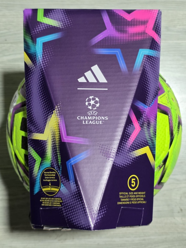 pallone Calcio Ufficiale Official match ball Adidas Uefa Champions League PRO WINTER 2026 27 FLUO - Adidas UEFA Champions League PRO WINTER 2026 27 FLUO Official Match Ball - Ballon de match officiel Adidas UEFA Champions League PRO Hiver 2026-2027 Fluo - Adidas UEFA Champions League PRO WINTER 2026 27 FLUO Offizieller Spielball