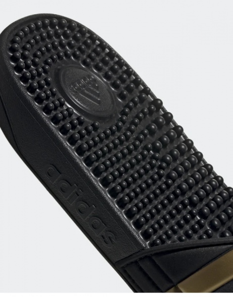 Ciabatte Adidas ADISSAGE unisex mare piscina nuoto tempo libero gomma Nero oro - Adidas ADISSAGE unisex beach slippers swimming pool leisure rubber Black gold - Adidas ADISSAGE chaussons de plage unisexe piscine loisirs caoutchouc Noir or - Adidas ADISSAGE Unisex Strandpantoffeln Schwimmbad Freizeit Gummi Schwarz Gold
