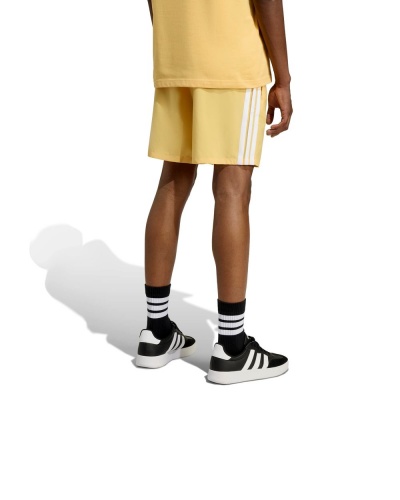 pantaloncini adidas 3 Stripes Chelsea Uomo Poliestere woven con tasche Giallo Bianco - adidas 3 Stripes Chelsea Mens Woven Polyester Shorts with Pockets Yellow White - Short adidas Chelsea 3 bandes en polyester tissé pour homme avec poches, jaune et blanc - adidas 3-Streifen Chelsea Herren-Shorts aus gewebtem Polyester mit Taschen, Gelb/Weiß