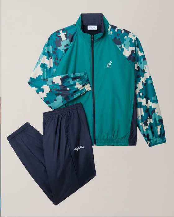 Tuta intera completa Australian TACTICS IN BRICE TENNIS Poliestere Woven Microfibra uomo made In Italy EVERGLADES - Australian TACTICS IN BRICE TENNIS Polyester Woven Microfiber Men\'s Full Tracksuit Made In Italy EVERGLADES - Survêtement intégral pour homme Australian TACTICS IN BRICE TENNIS en microfibre de polyester tissée, fabriqué en Italie, EVERGLADES - Australische Taktiken im BRICE Tennis-Trainingsanzug für Herren aus gewebter Polyester-Mikrofaser, hergestellt in Italien, Everglades
