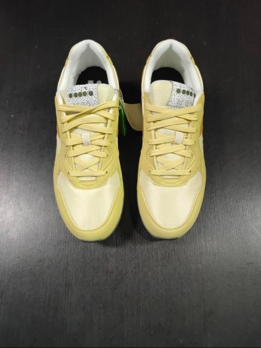Scarpe sportive sneakers Diadora N.92 Uomo Giallo PASTINACA - Diadora N.92 Mens Yellow Stingray Sports Shoes - Chaussures de sport Diadora N.92 pour homme, en galuchat jaune - Diadora N.92 Herren-Sportschuhe in Gelb mit Stachelrochenmuster