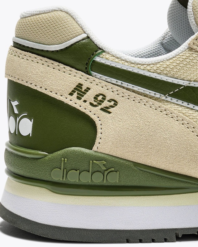 Scarpe sportive sneakers Diadora N.92 ADVANCE T2 Uomo Vera pelle Verde Pesto - Sports Sneakers Shoes Diadora N.92 ADVANCE T2 Mens Genuine Leather Pesto Green - chaussures de sport Sneakers Diadora N.92 ADVANCE T2 pour homme, en cuir véritable vert pesto - Diadora N.92 ADVANCE T2 Herren-Sneaker aus echtem Leder, Pestogrün