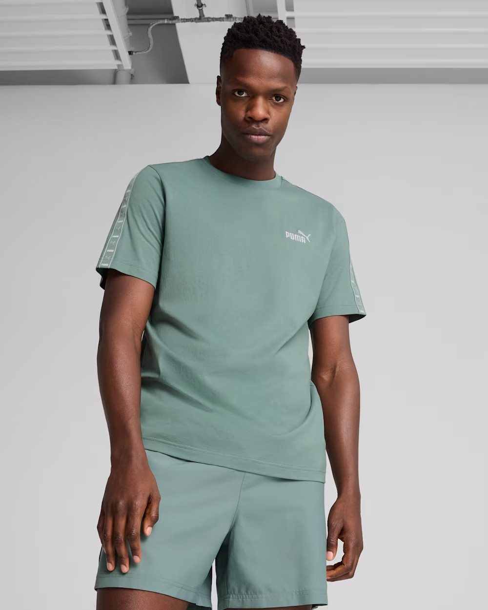 T-shirt Maglia Maglietta UOMO Puma Verde ESS TAPE Cotone - Imagen 8 de 11