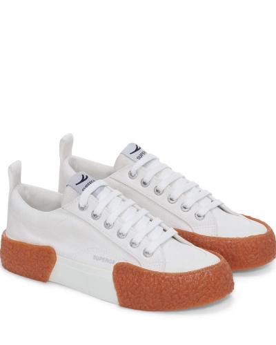 Scarpe sportive sneakers Superga 2660 STRIPE BIG BUMPERS Canvas UNISEX WHITE-GUM - Sports shoes sneakers Superga 2660 STRIPE BIG BUMPERS Canvas UNISEX WHITE-GUM - Chaussures de sport sneakers Superga 2660 STRIPE BIG BUMPERS Toile UNISEXE BLANC-GUM - Sportschuhe Sneakers Superga 2660 STRIPE BIG BUMPERS Canvas UNISEX WHITE-GUM