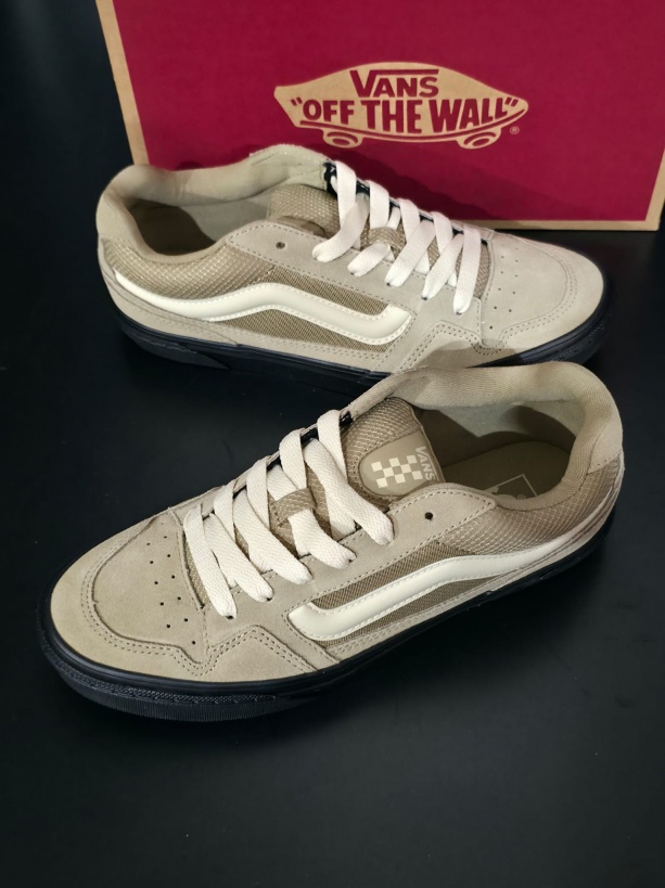 Scarpe sportive sneakers VANS Caldrone BLOS BLACK Incense Suede mesh - Sports shoes sneakers VANS Caldrone BLOS BLACK Incense Suede mesh - Baskets de sport VANS Caldrone BLOS NOIR Encens Daim Mesh - Sportschuhe Sneaker VANS Caldrone BLOS BLACK Incense Wildleder Mesh