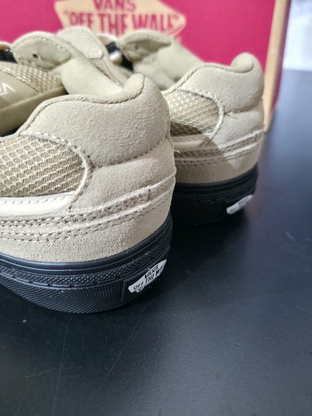 Scarpe sportive sneakers VANS Caldrone BLOS BLACK Incense Suede mesh - Sports shoes sneakers VANS Caldrone BLOS BLACK Incense Suede mesh - Baskets de sport VANS Caldrone BLOS NOIR Encens Daim Mesh - Sportschuhe Sneaker VANS Caldrone BLOS BLACK Incense Wildleder Mesh