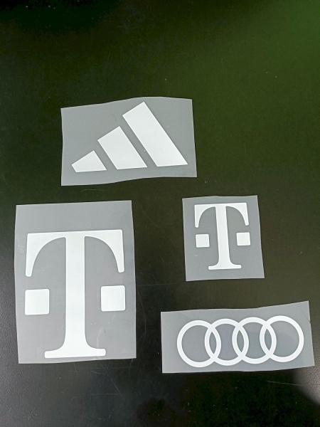 KIT Sponsor commerciale T Mobile Adidas Audi  Replica per maglia allenamento, polo, Felpa, Giacca, Top BAYERN BIANCO 2023 24 - KIT Commercial sponsor T Mobile Adidas Audi Replica for training shirt, polo shirt, sweatshirt, jacket, top BAYERN WHITE 2023 24 - KIT Sponsor commercial T Mobile Adidas Audi Replica pour maillot d\'entraînement, polo, sweat-shirt, veste, haut BAYERN BLANC 2023 24 - KIT Kommerzieller Sponsor T Mobile Adidas Audi Replica für Trainingsshirt, Poloshirt, Sweatshirt, Jacke, Top BAYERN WHITE 2023 24