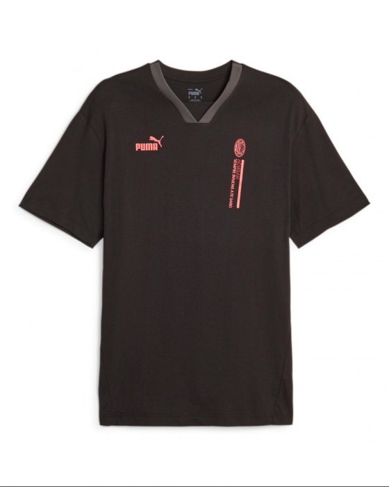 Maglia Maglietta T-shirt tempo libero AC MILAN Puma Ftbl Culture V-Neck Cotone Uomo 2023 24 Nero - Leisure T-shirt AC MILAN Puma Ftbl Culture V-Neck Cotton Man 2023 24 Black - T-shirt Loisir AC MILAN Puma Ftbl Culture Col V Coton Homme 2023 24 Noir - Freizeit-T-Shirt AC MILAN Puma Ftbl Culture V-Neck Cotton Man 2023 24 Schwarz