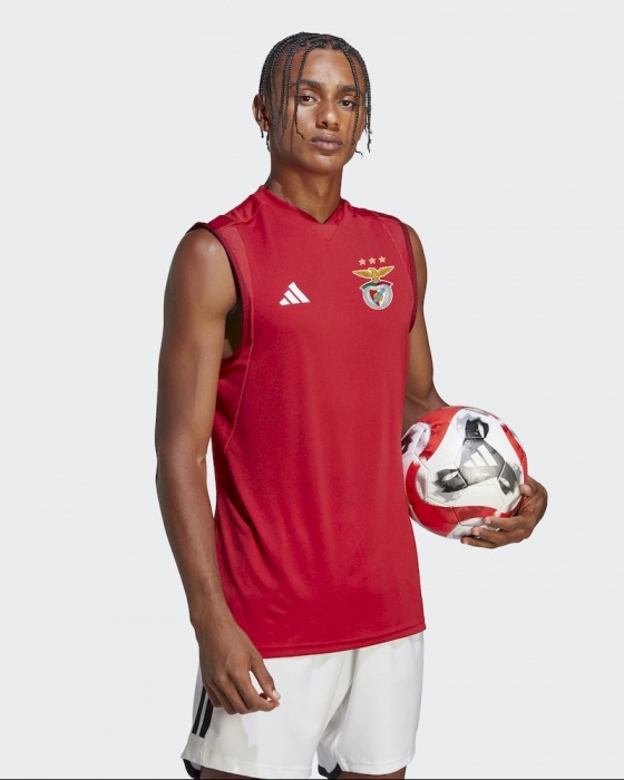 MAGLIA Allenamento smanicato canotta BENFICA SLB Adidas uomo 2023 24 Rosso - SLEEVELESS TRAINING SHIRT BENFICA SLB Adidas men's 2023 24 Red - MAILLOT D'ENTRAÎNEMENT SANS MANCHES BENFICA SLB Adidas homme 2023 24 Rouge - ÄRMELLOSES TRAININGSHEMD BENFICA SLB Adidas Herren 2023 24 Rot