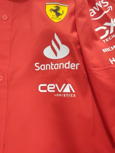 Camicia Maglia Uomo Scuderia Ferrari Team SF Team Shirt Rosso Corsa Motorsport 2024 - Scuderia Ferrari Team SF Team Shirt Men\'s Shirt Red Corsa Motorsport 2024 - Scuderia Ferrari Team SF Team Shirt Maillot Homme Rouge Corsa Motorsport 2024 - Scuderia Ferrari Team SF Teamshirt Herrenshirt Rot Corsa Motorsport 2024