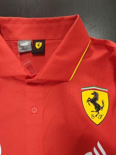 Camicia Maglia Uomo Scuderia Ferrari Team SF Team Shirt Rosso Corsa Motorsport 2024 - Scuderia Ferrari Team SF Team Shirt Men\'s Shirt Red Corsa Motorsport 2024 - Scuderia Ferrari Team SF Team Shirt Maillot Homme Rouge Corsa Motorsport 2024 - Scuderia Ferrari Team SF Teamshirt Herrenshirt Rot Corsa Motorsport 2024