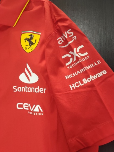 Camicia Maglia Uomo Scuderia Ferrari Team SF Team Shirt Rosso Corsa Motorsport 2024 - Scuderia Ferrari Team SF Team Shirt Men\'s Shirt Red Corsa Motorsport 2024 - Scuderia Ferrari Team SF Team Shirt Maillot Homme Rouge Corsa Motorsport 2024 - Scuderia Ferrari Team SF Teamshirt Herrenshirt Rot Corsa Motorsport 2024