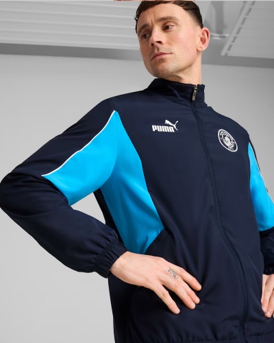 Giacca tuta sportiva MANCHESTER CITY MUFC ftblARCHIVE Uomo 2025 Blue - Sport suit jacket MANCHESTER CITY MUFC ftblARCHIVE Men 2025 Blue - Veste de costume de sport MANCHESTER CITY MUFC ftblARCHIVE Homme 2025 Bleu - Sportanzugjacke MANCHESTER CITY MUFC ftblARCHIVE Herren 2025 Blau