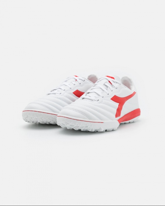 Scarpe Calcio Calcetto Diadora BRASIL ELITE2 R Turf Uomo Bianco Rosso - Football boots cleats Diadora BRASIL ELITE2 R Turf Man White Red - Chaussures de Football bottes Diadora BRASIL ELITE2 R Turf Homme Blanc Rouge - Fußballschuhe Stollen Diadora BRASIL ELITE2 R Turf Man Weiß Rot