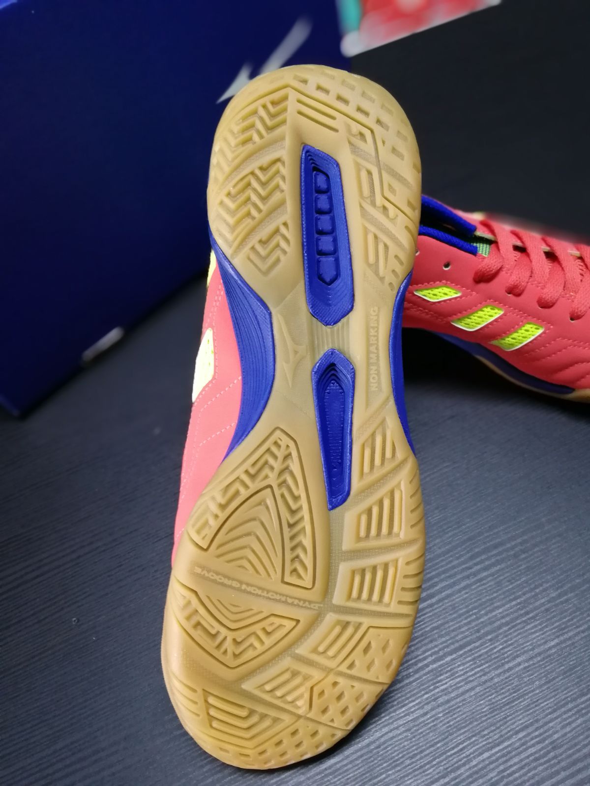 classic futsal shoes
