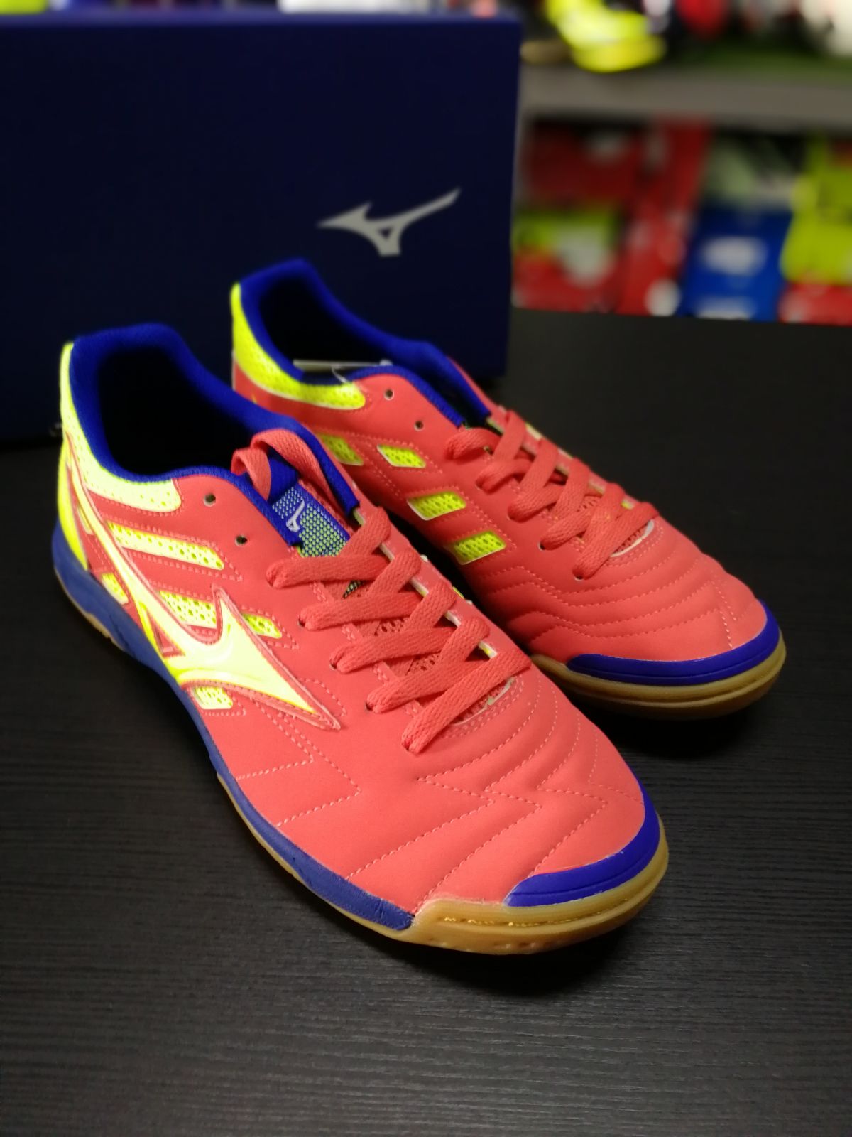 mizuno sala classic 2